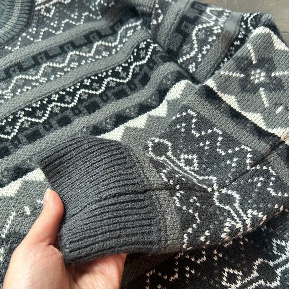 Gothic Grunge Print Sweater in Grey Academic Pattern - Picture 6 of 8